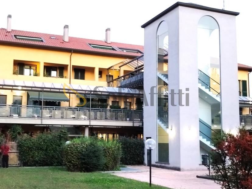 Trilocale in Viale J.F Kennedy 15, Garbagnate Milanese — foto 4 di 5