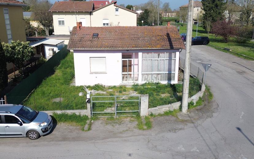 Trilocale in Via San Bernardino, Campagnola Emilia