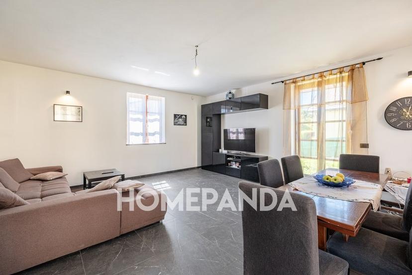 Villa unifamiliare in Via G. Mazzini, Travedona-Monate — foto 4 di 5