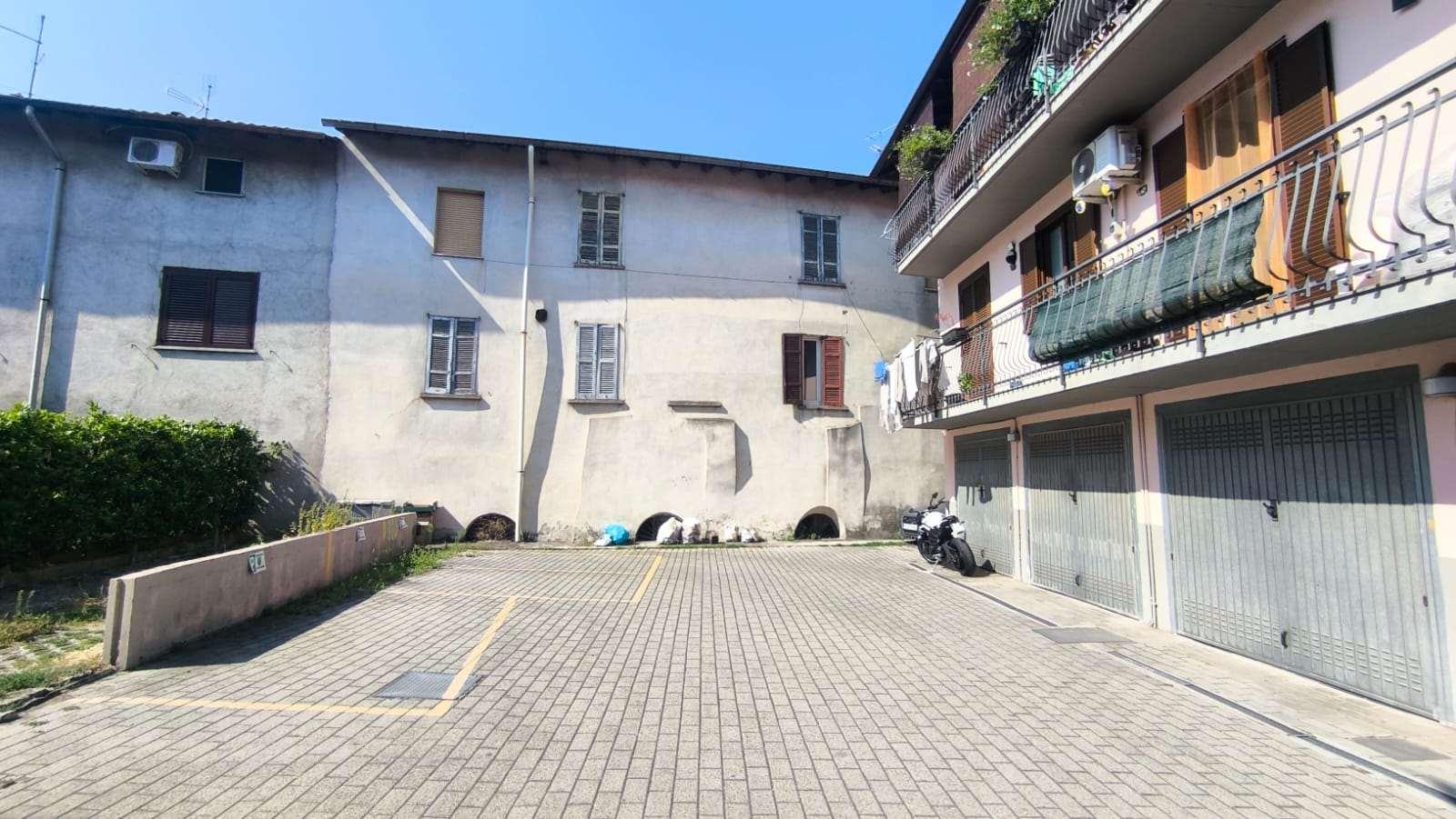 Bilocale in Via Carducci, Fenegrò