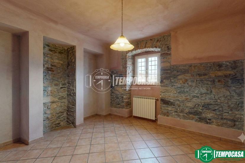 Bilocale in Via Napoli 198, La Spezia