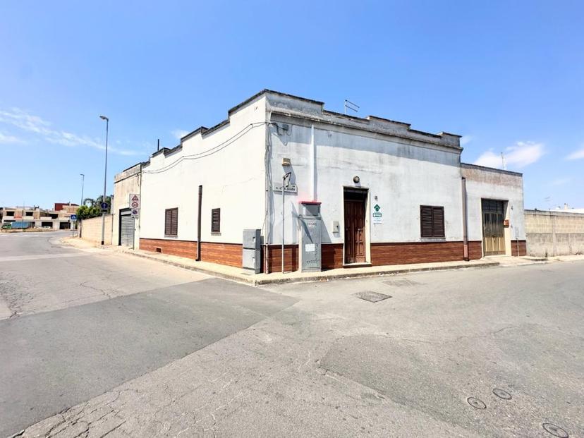Casa indipendente in Via Salvo d'Acquisto 2, Manduria