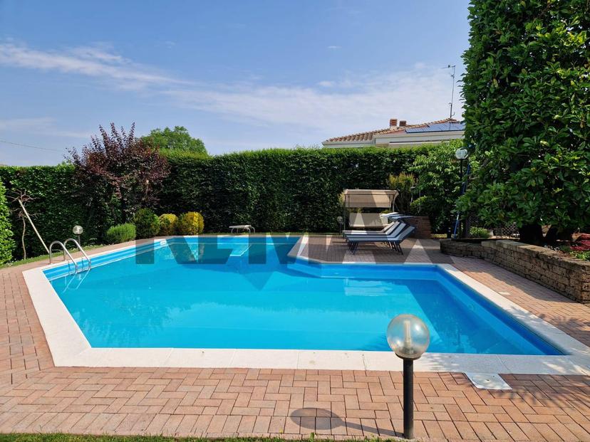 Villa in Via Gramsci 3, Comezzano-Cizzago — foto 3 di 5