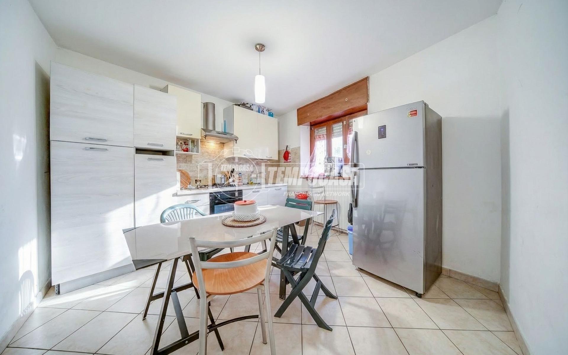 Casa indipendente in Via Vittorio Veneto, Caronno Varesino