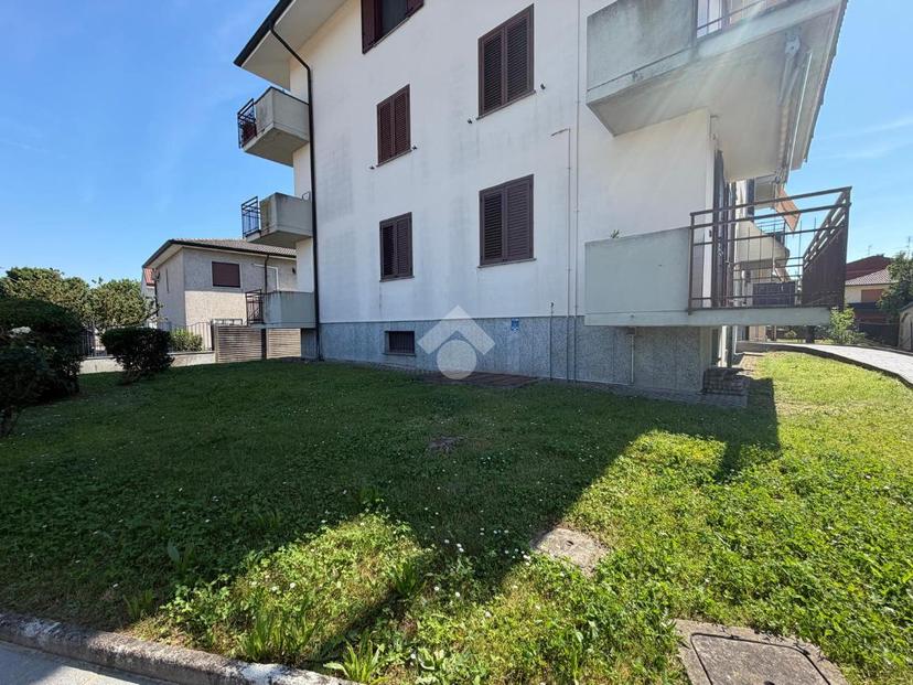 Trilocale in Via Magnaghi 25, Casorate Primo — foto 3 di 5