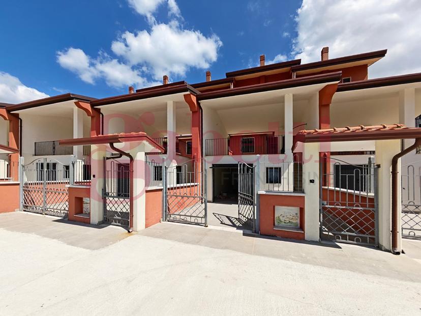 Villa a schiera in Via Sant'Antuono Snc, Guardia Sanframondi — foto 3 di 5