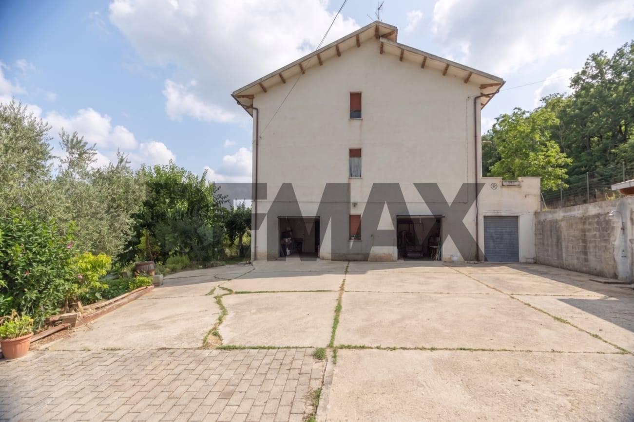 Villa in Contrada Costa Cola 67, Bucchianico