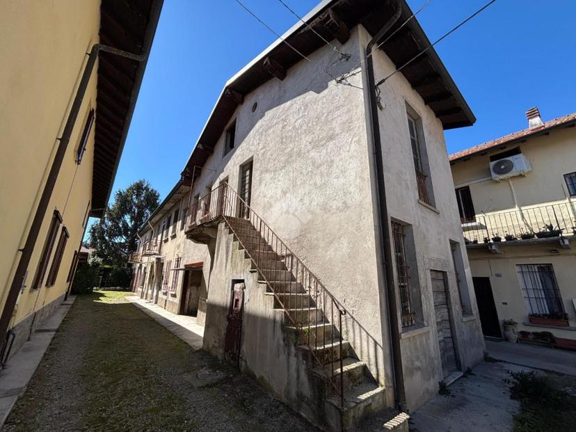 Rustico in Via Volta 35, Barlassina