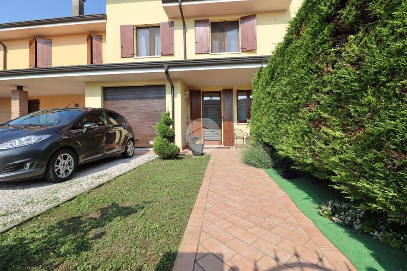 Villa in Via Don C. Galli 6, Castelbelforte — foto 2 di 5
