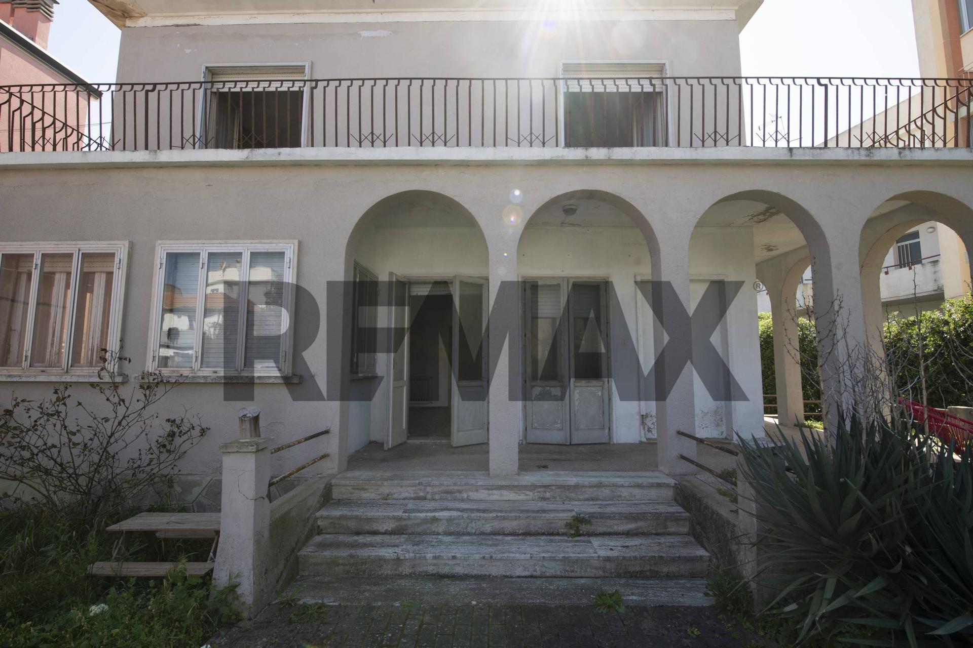 Casa indipendente in Viale Giosuè Carducci 128, Mondolfo