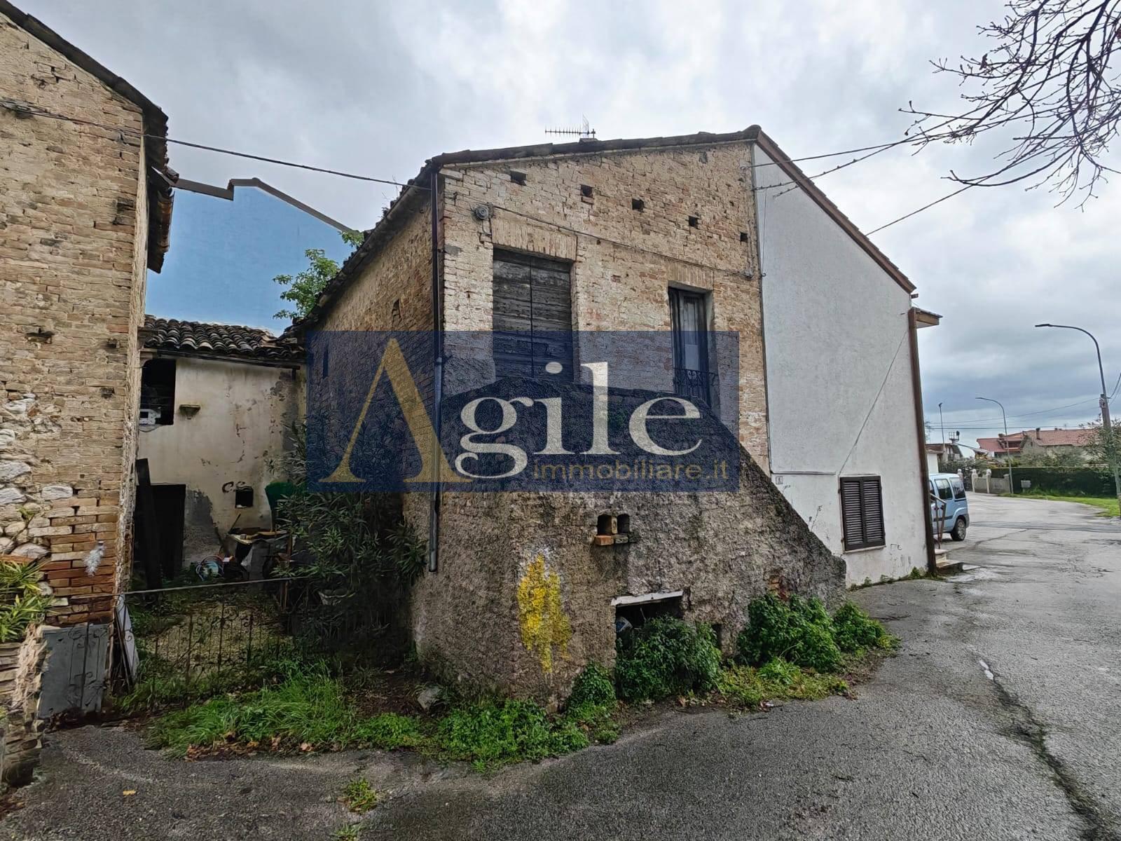 Trilocale in Via Cilio 12, Sant'Egidio alla Vibrata
