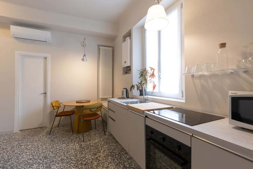Monolocale in Viale Sabotino 8, Milano