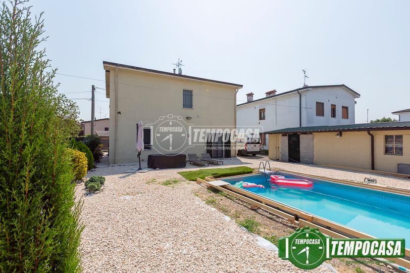 Villa a schiera in Via a. Manzoni, Agnadello — foto 2 di 5