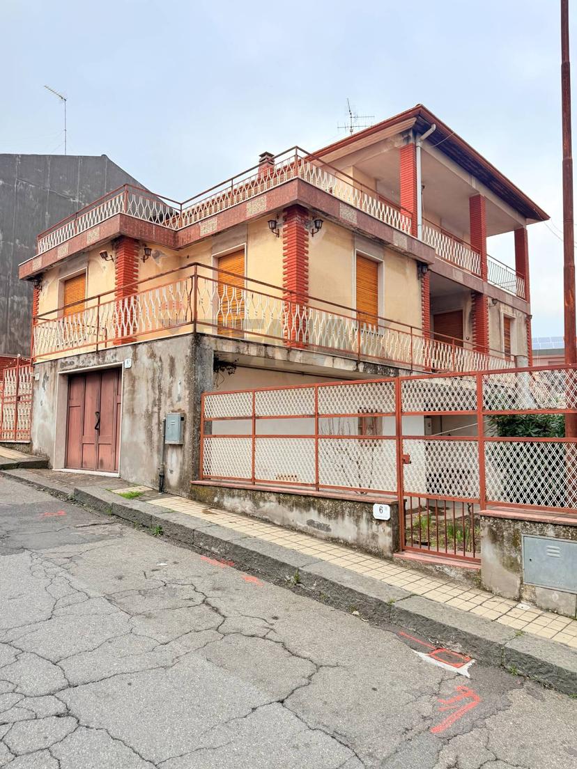 Villa in Via Tenente Scuderi 4,6, Zafferana Etnea — foto 3 di 5