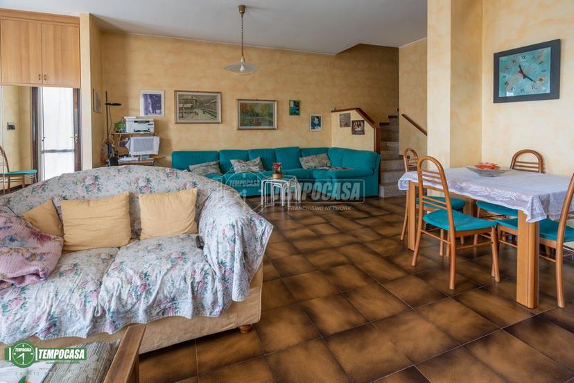 Villa a schiera in Via Cristoforo Colombo 71, Carate Brianza — foto 3 di 5