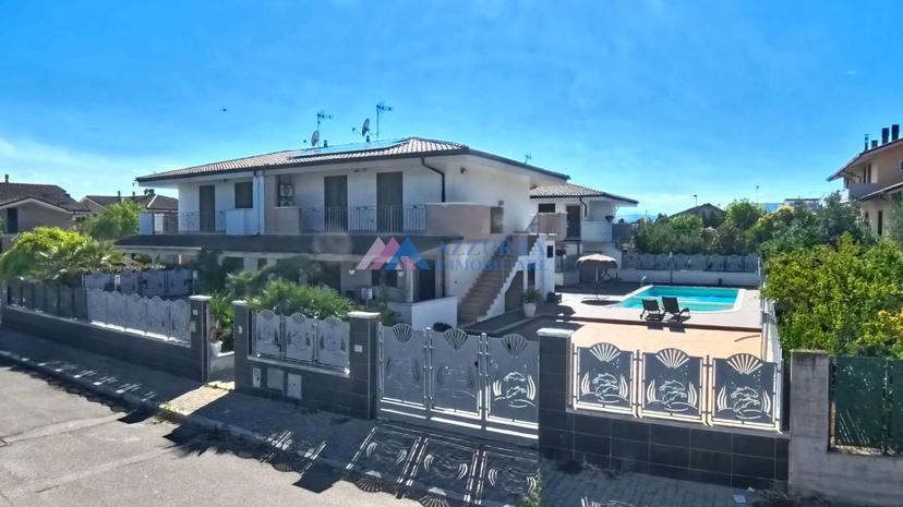 Villa unifamiliare in Via Giovanni Beltrame 21, Montenero di Bisaccia — foto 2 di 5