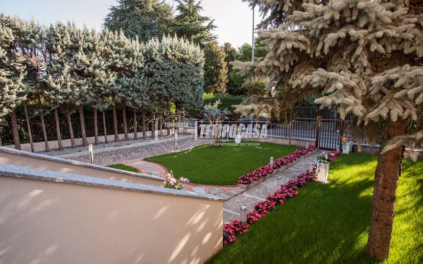 Villa a schiera in Via Carlo Cattaneo, Brugherio
