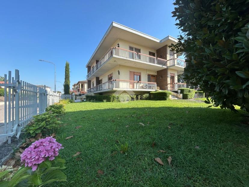 Villa, Isola della Scala — foto 4 di 5
