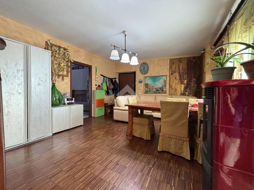 Trilocale in Via Giuseppe Garibaldi 12, Castelletto sopra Ticino — foto 5 di 5
