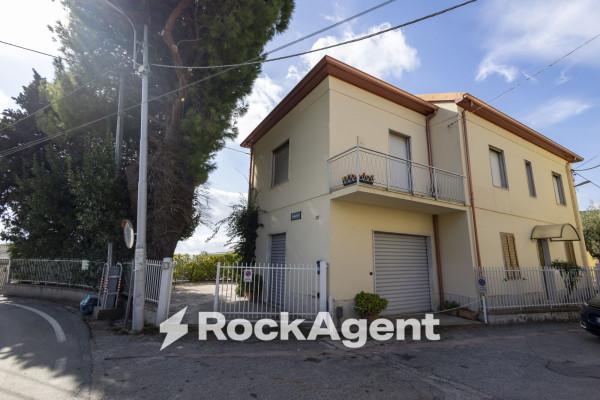 Villa in Viale Vincenzo Gattoleo 127, Catanzaro