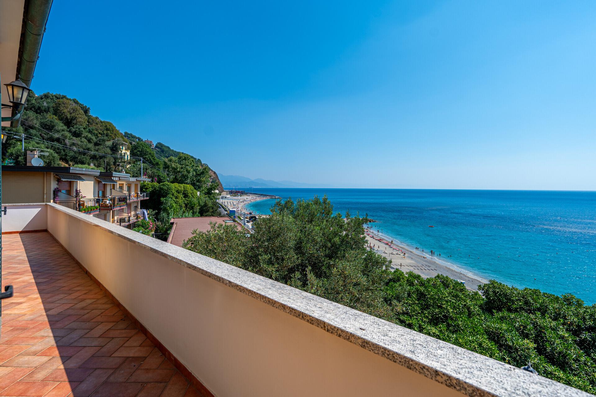 Villa unifamiliare in Via Cristoforo Colombo 3, Bergeggi
