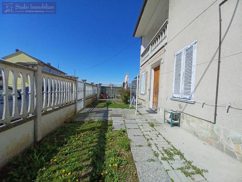 Casa indipendente in Via Marconi 82, Rea — foto 2 di 5