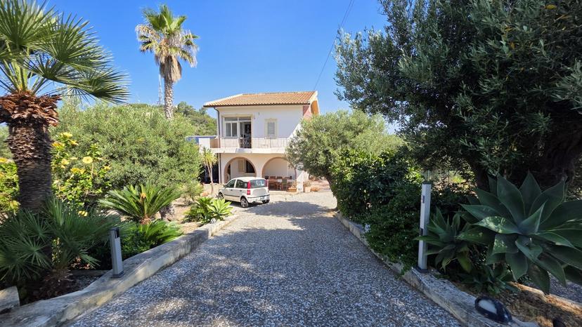 Villa in Via Salita Monte Trino Snc, Milazzo — foto 2 di 5