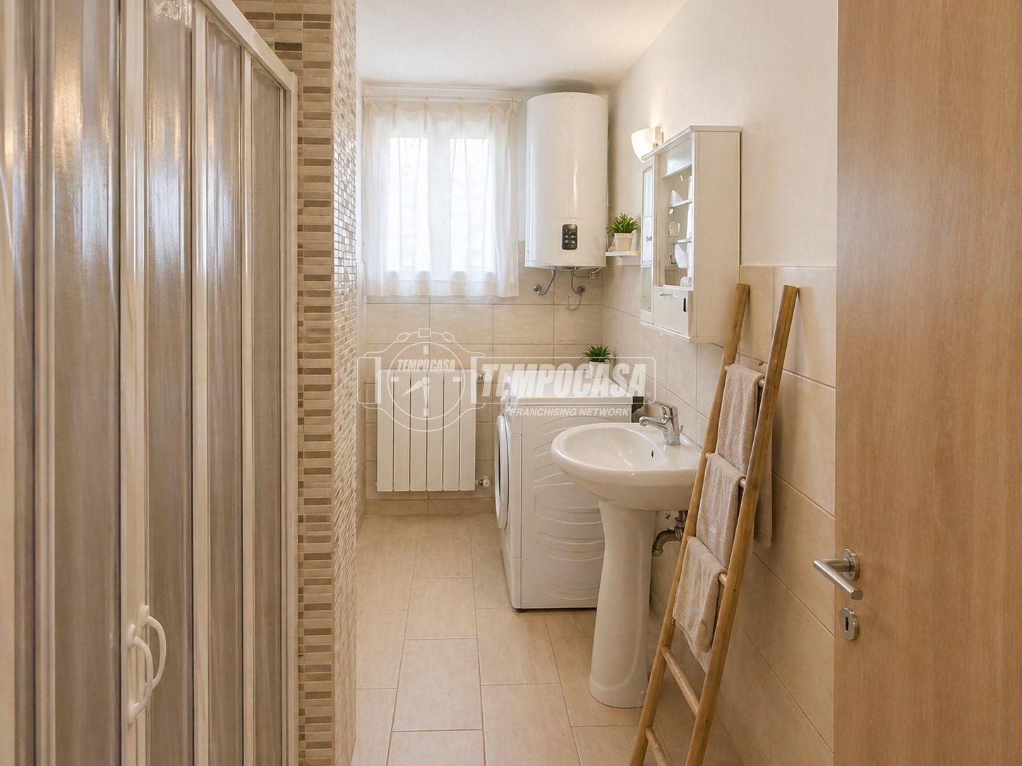 Casa indipendente in Via Martiri Fosse Ardeatine, Rottofreno