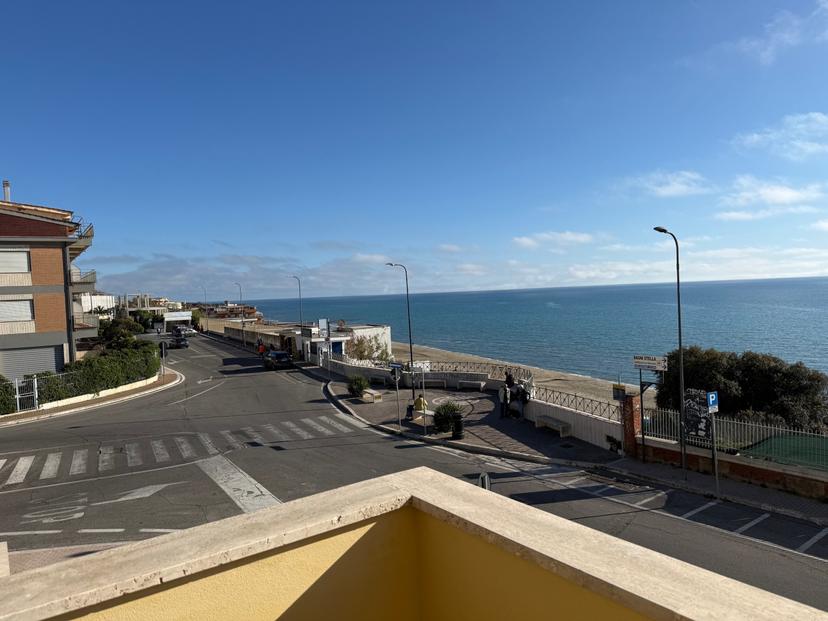 Trilocale in Viale Virgilio 42, Anzio