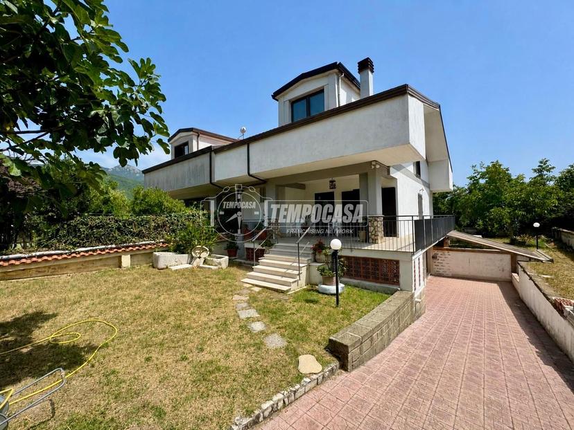 Villa a schiera in Via Aldo Moro, Monteforte Irpino — foto 3 di 5