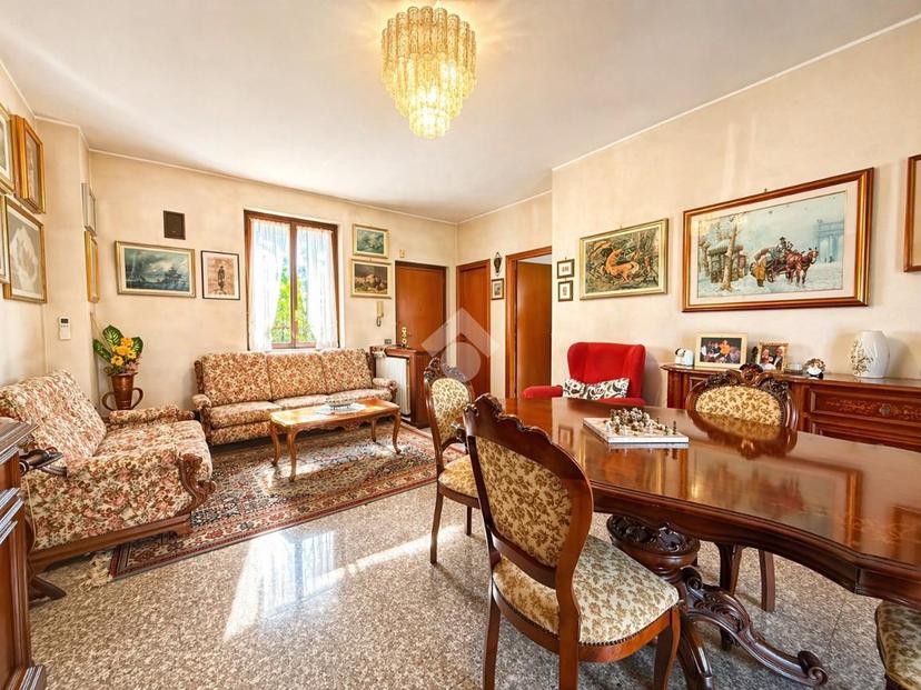 Villa in Via Isonzo 4, Usmate Velate — foto 5 di 5