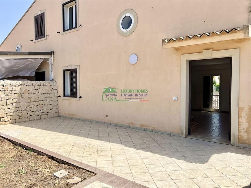 Terratetto plurifamiliare in Piazza Dottore Giovanni Attilio Emmolo, Ragusa — foto 5 di 5