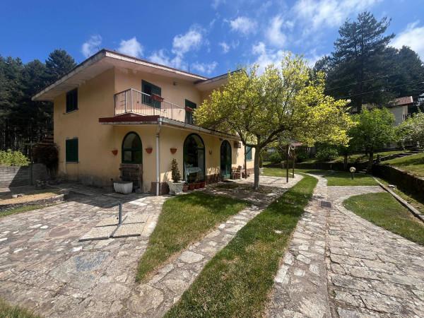 Villa in Località Ruggiolino, Taverna