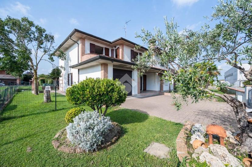Villa in Via M. Soldati, Suzzara — foto 5 di 5