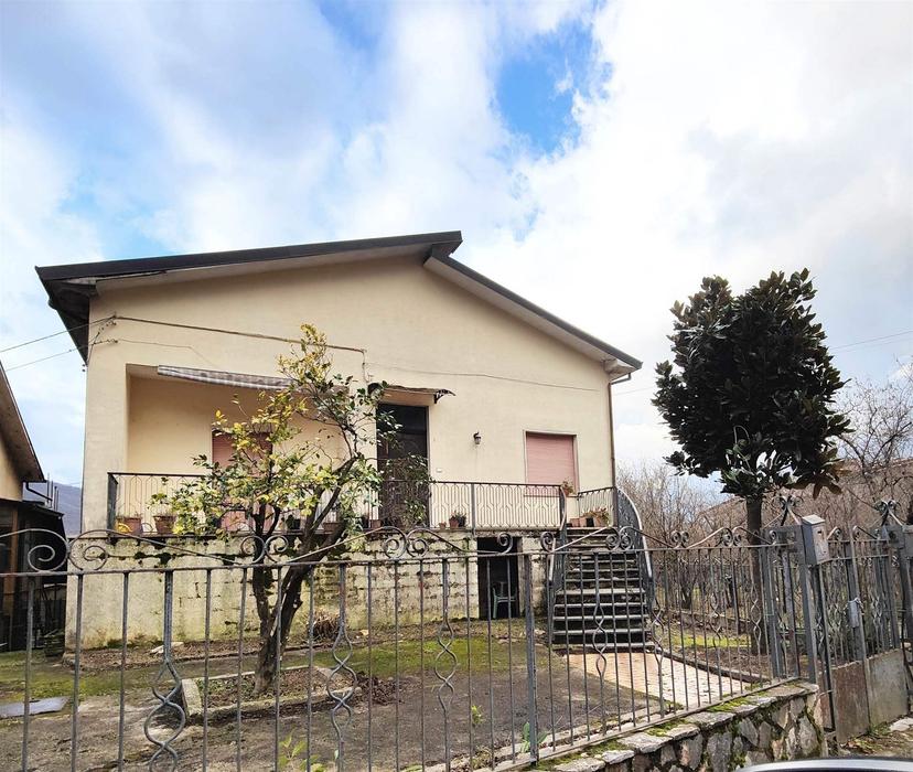 Villa in Via Buonuominini, Serino — foto 2 di 5