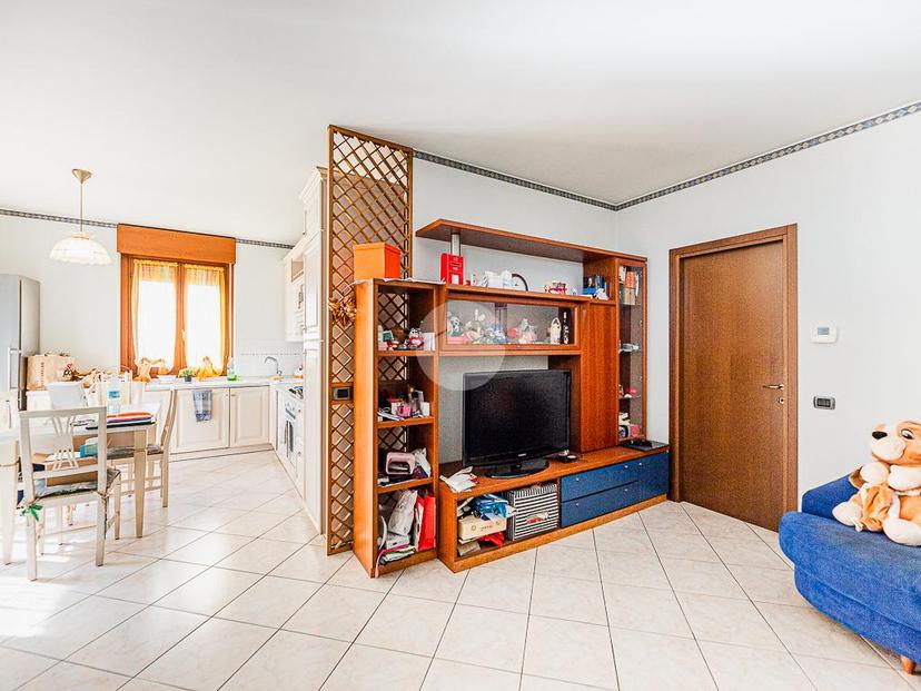 Quadrilocale in Via Grezzano 33, Villafranca di Verona — foto 2 di 5