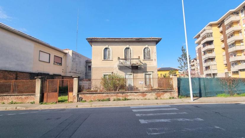 Casa indipendente in Via Palestro 50, Busto Arsizio — foto 2 di 5