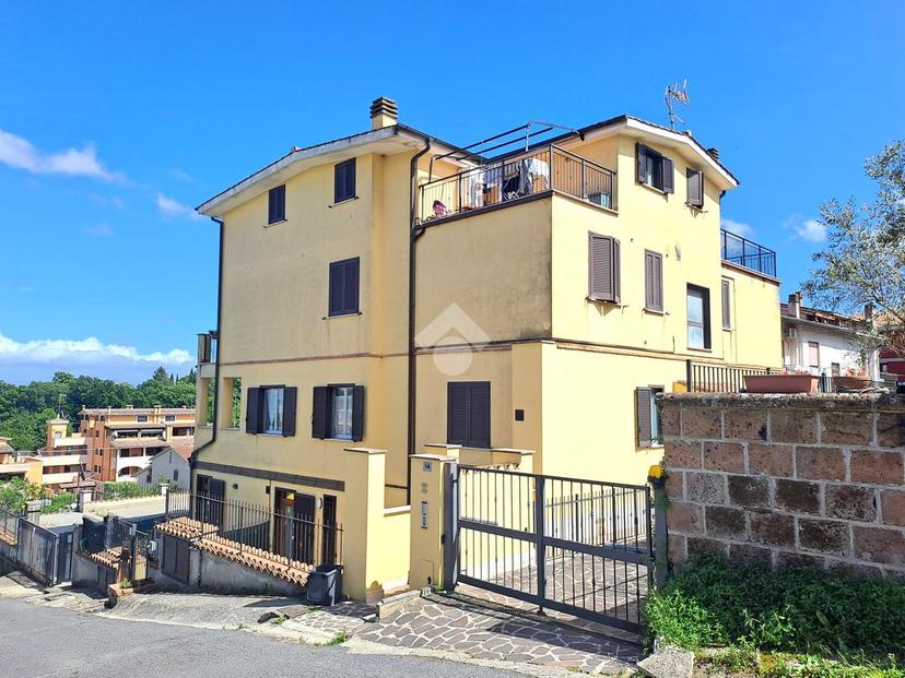 Quadrilocale in Via Giotto 14, Rignano Flaminio — foto 3 di 5
