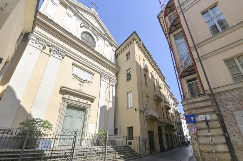 Bilocale in Via Porta Palatina, Torino