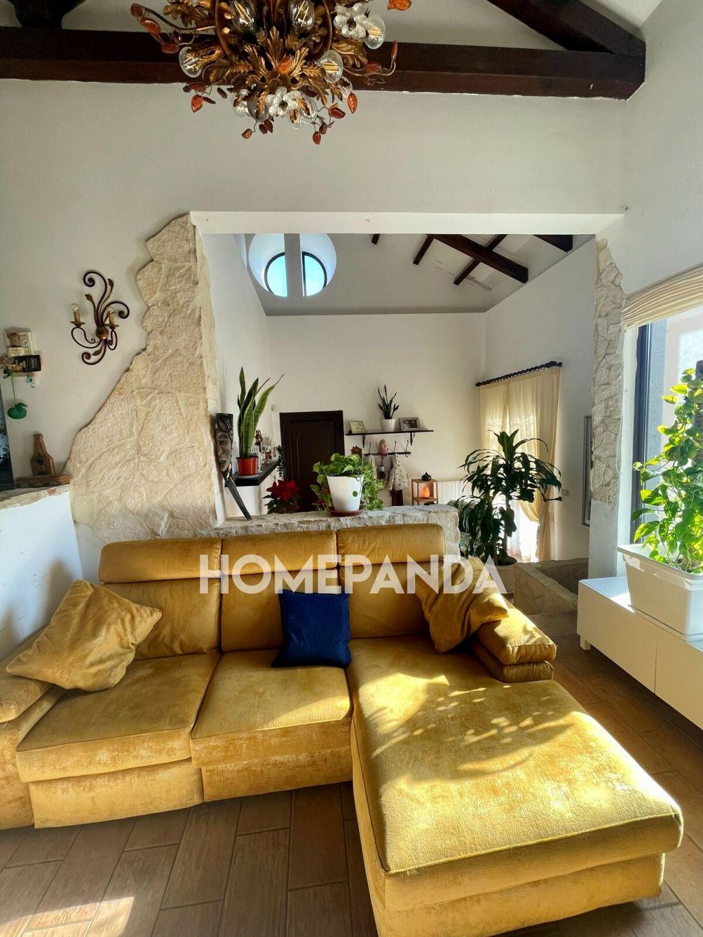 Villa unifamiliare in Via Carlo Levi 13, Zafferana Etnea