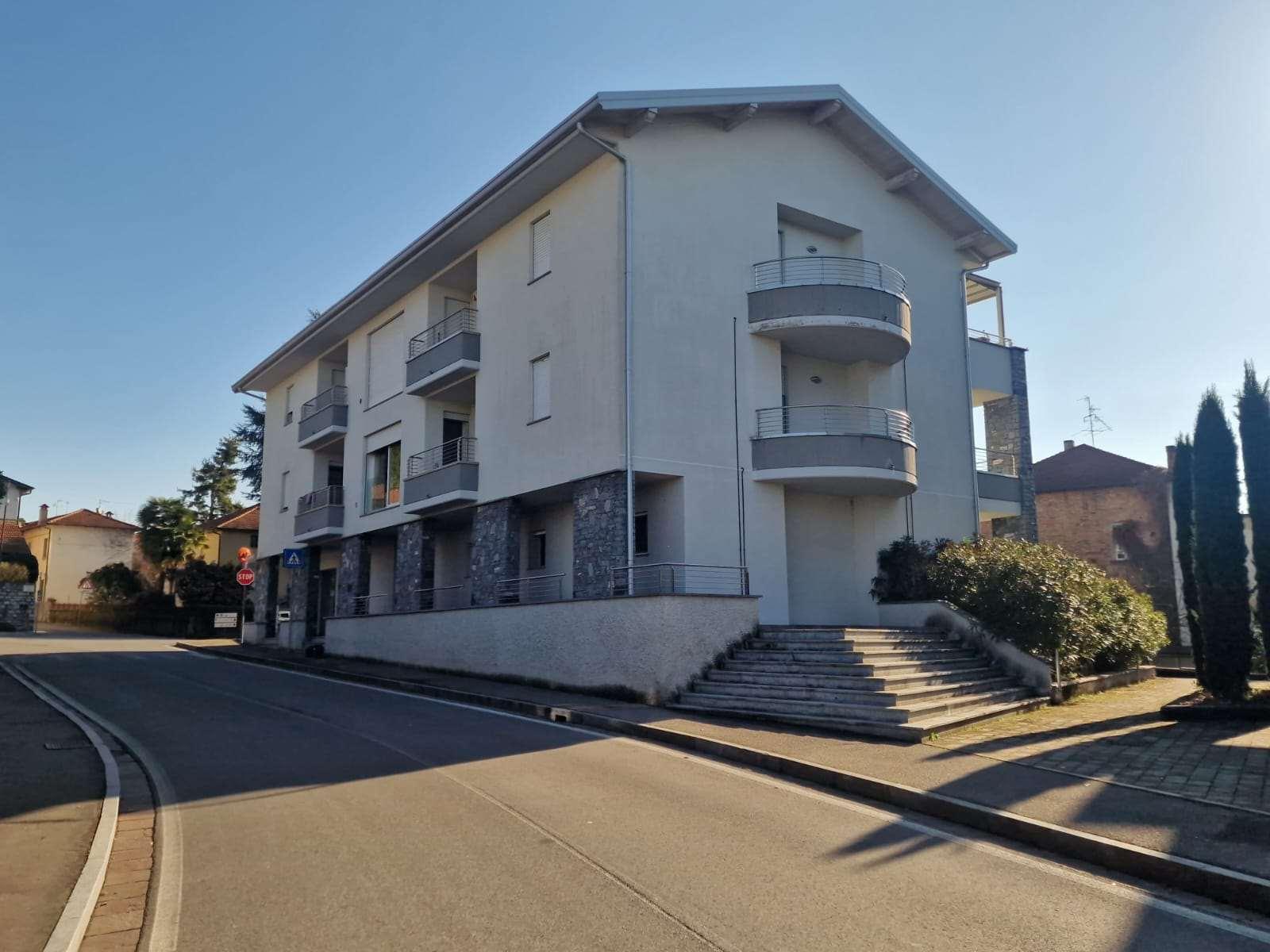 Trilocale in Via Garibaldi  1, Bizzarone
