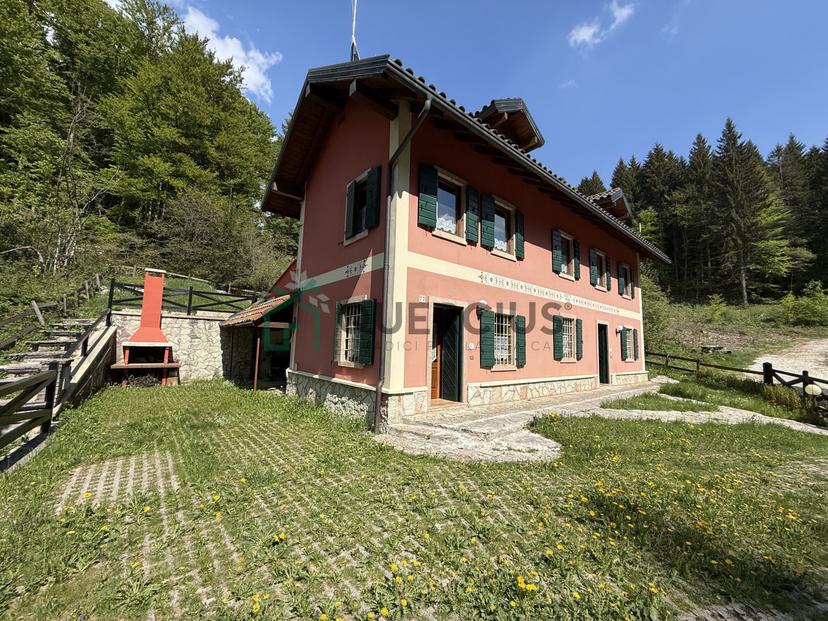 Villa in Via Magnaboschi, Roana — foto 3 di 5