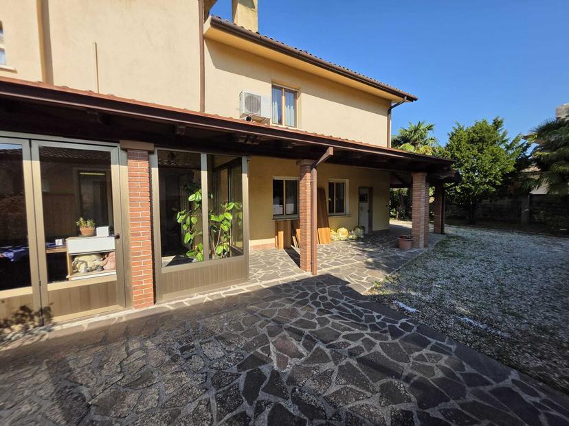 Villa in Via Codroipo 40, Rivignano Teor — foto 2 di 5