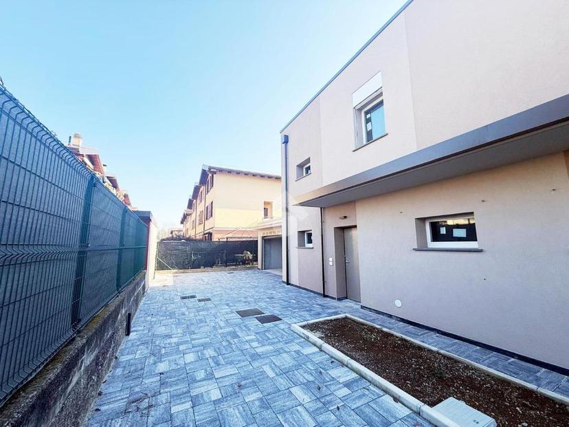 Villa a schiera in Via Roma, Limido Comasco — foto 3 di 5