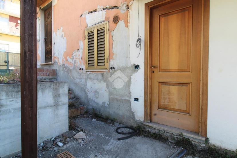 Casa indipendente in Viale Europa 6, Teramo — foto 5 di 5