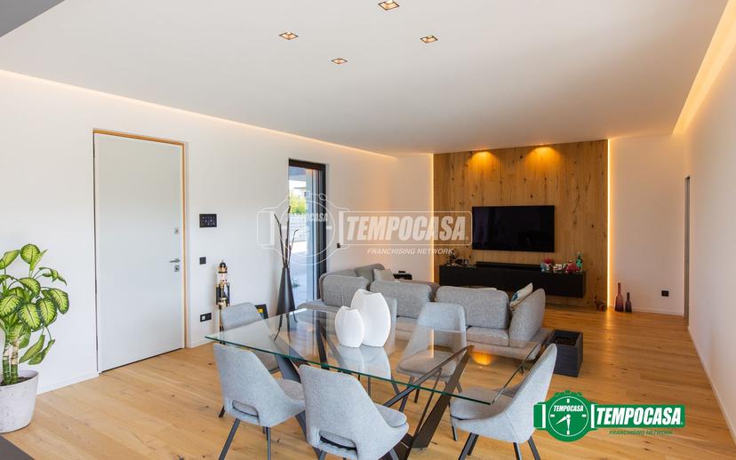 Villa, Oleggio — foto 5 di 5