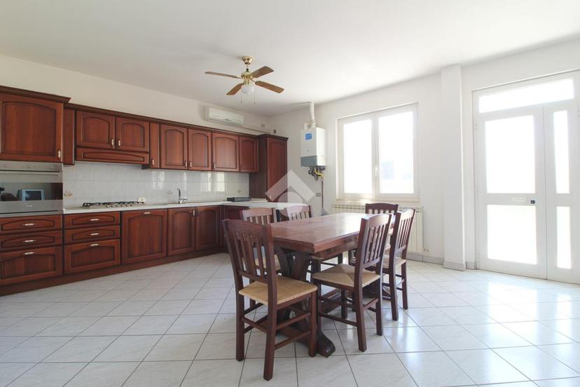 Casa indipendente in Via G. Garibaldi 63, Mosciano Sant'Angelo — foto 2 di 5