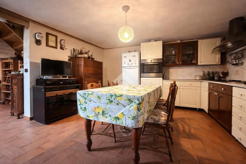 Casa indipendente in Via degli Alpini 38, Alzano Lombardo — foto 2 di 5