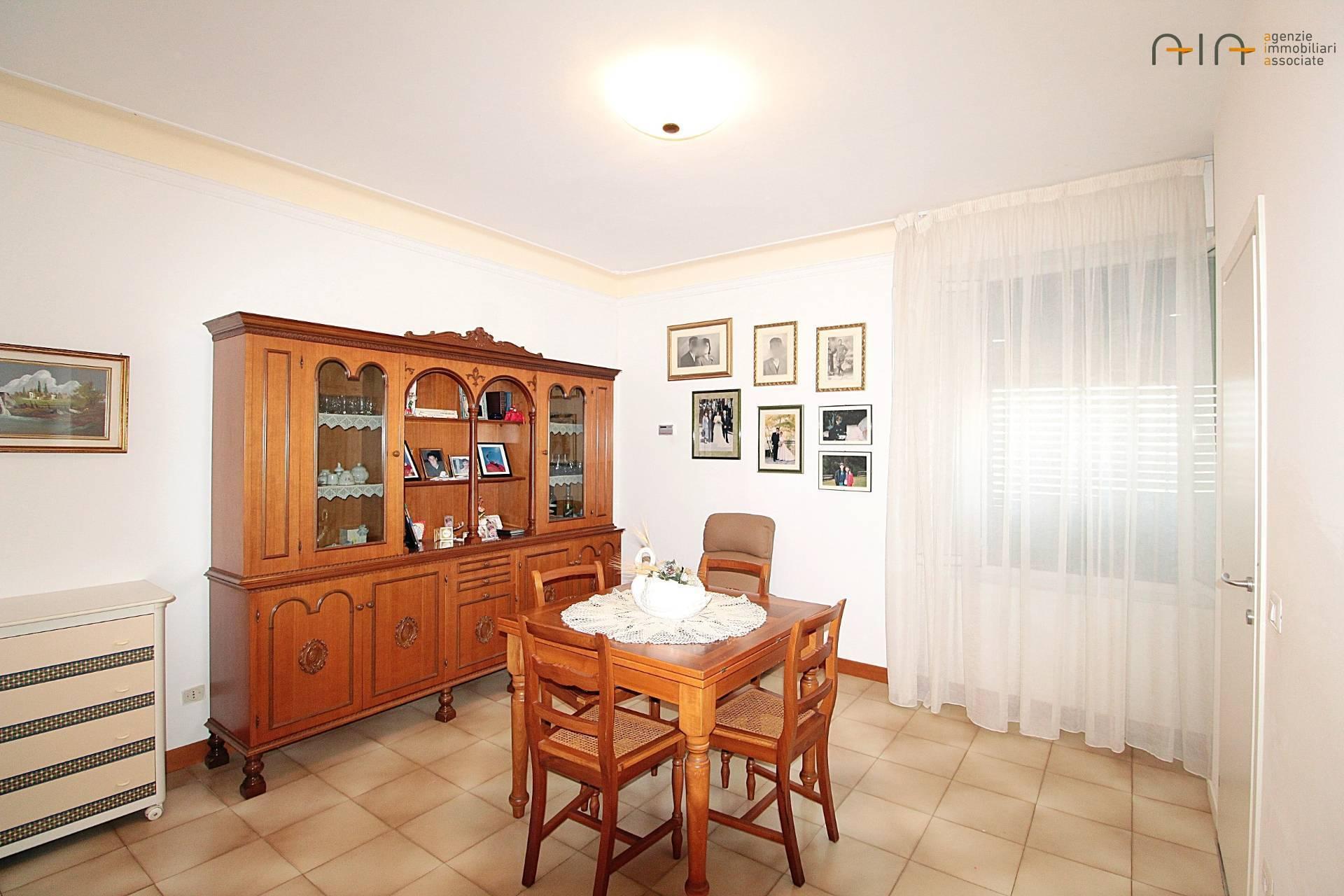 Casa indipendente in Via Adamello 22, San Benedetto del Tronto