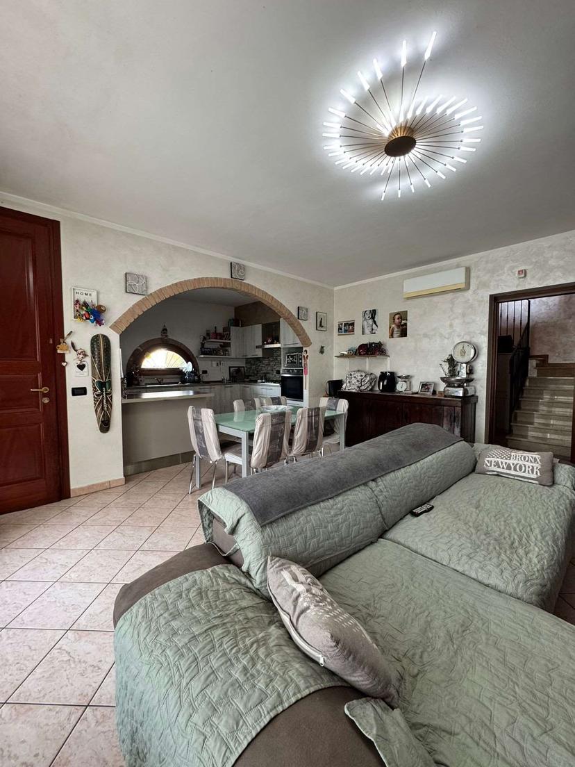 Villa bifamiliare, Borgo Virgilio — foto 4 di 5